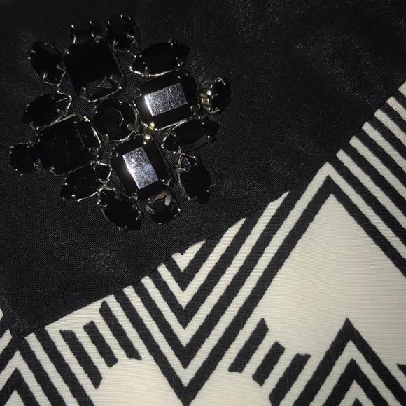 Hinge Blouse - Picture 3 of 5